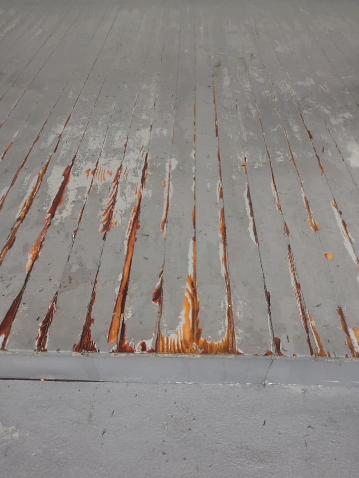 Deck before refinishing